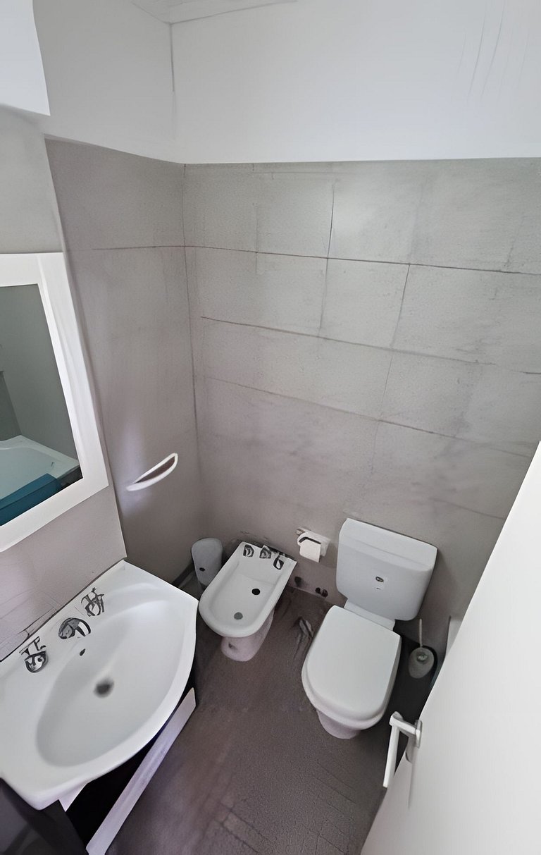 "Sunny Pringles" with pool near Italian Hospital