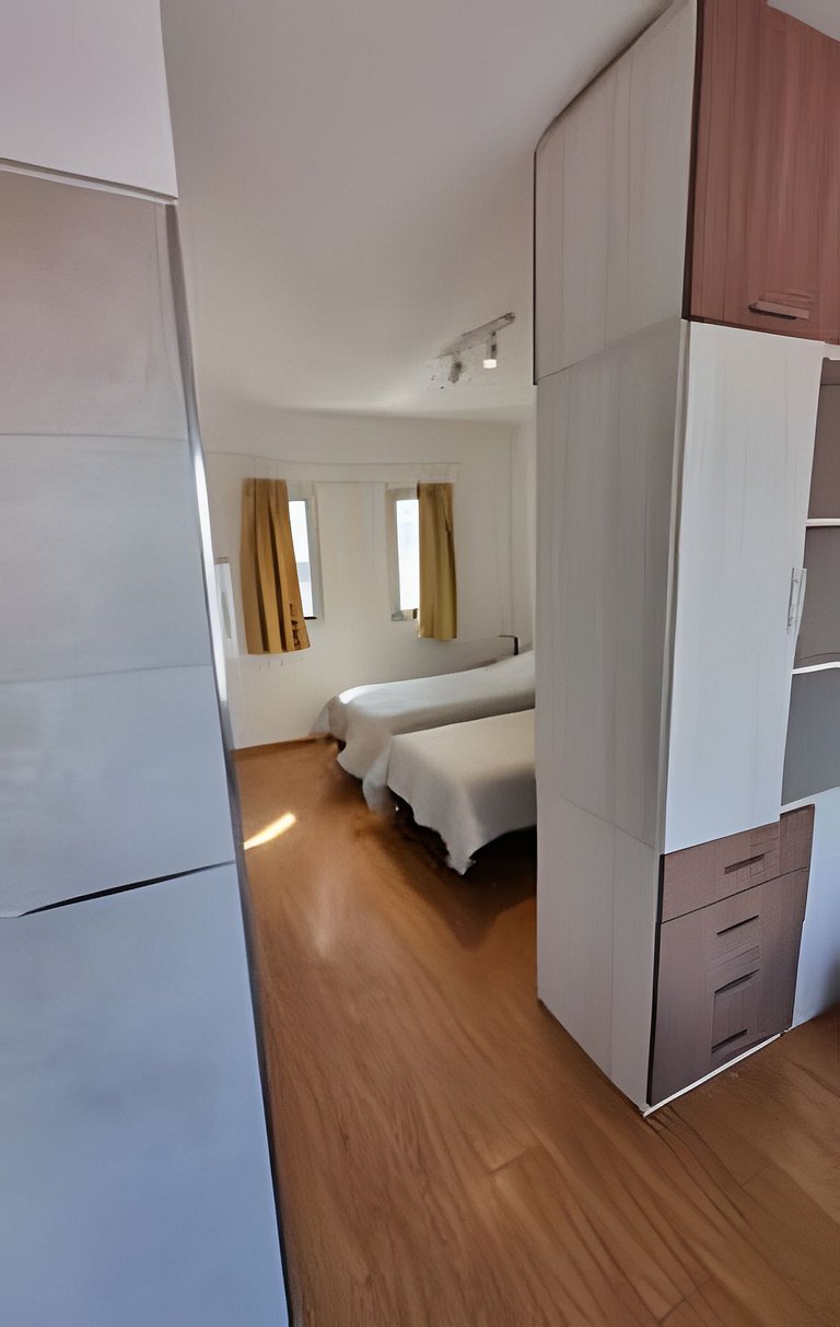 "Sunny Pringles" with pool near Italian Hospital