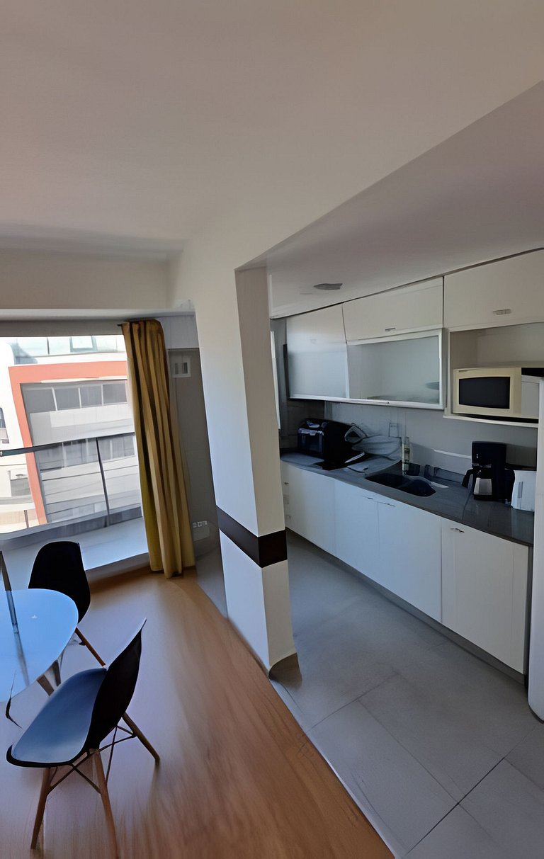 Depto luminoso. Con laundry, parrilla y pileta