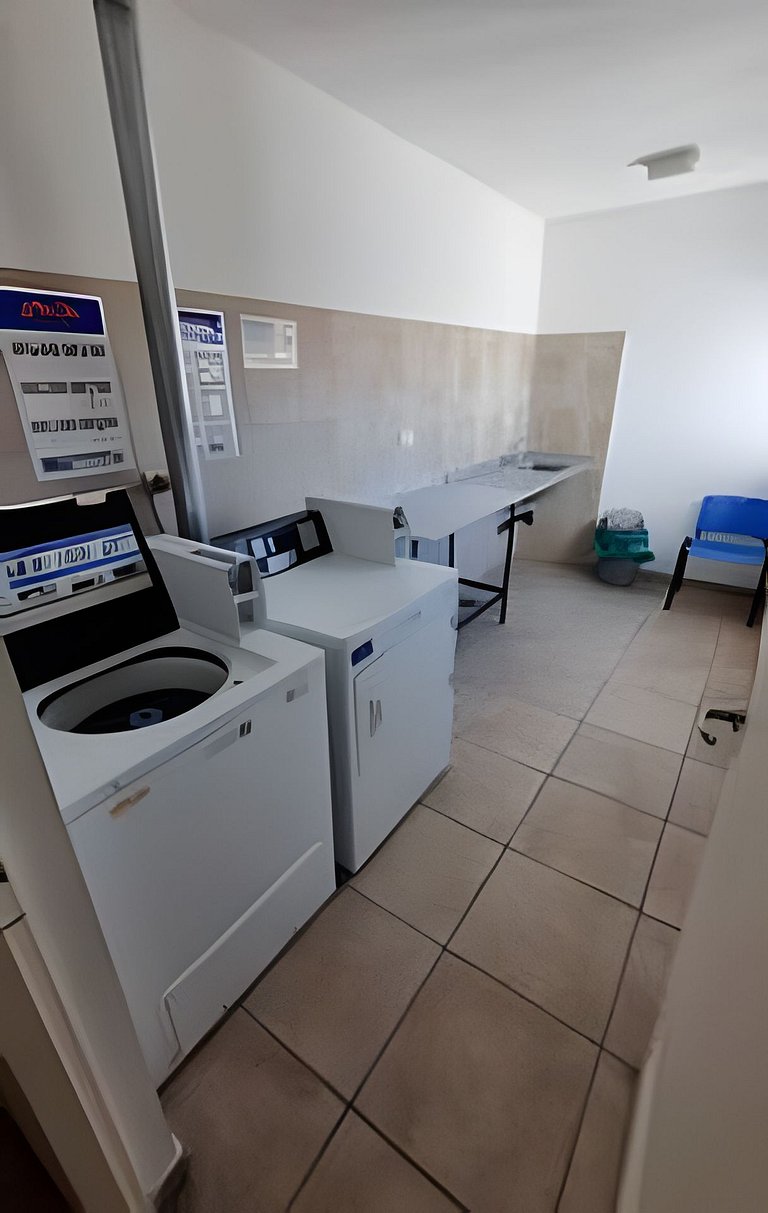 Depto luminoso. Con laundry, parrilla y pileta
