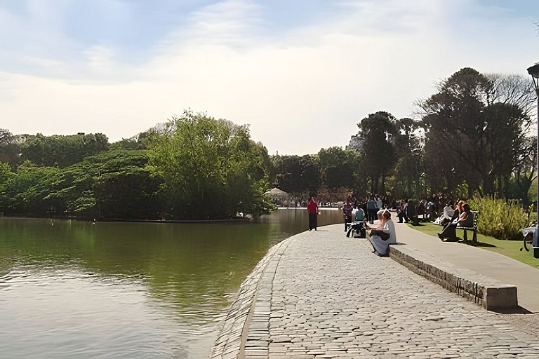 "Sunny Pringles" with pool near Italian Hospital