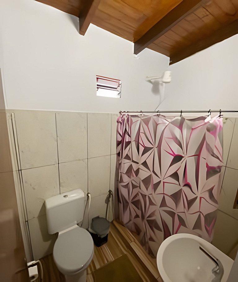Hotel - 5 Pax - Con piscina y garage.