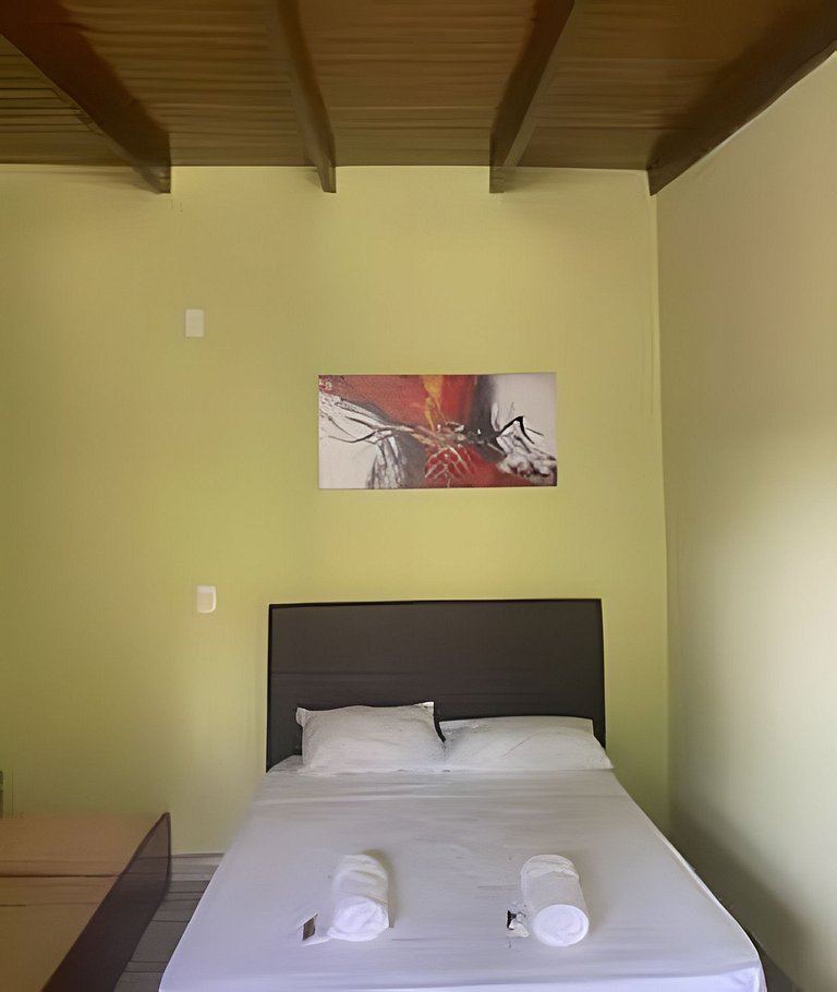 Hotel - 5 Pax - Con piscina y garage.