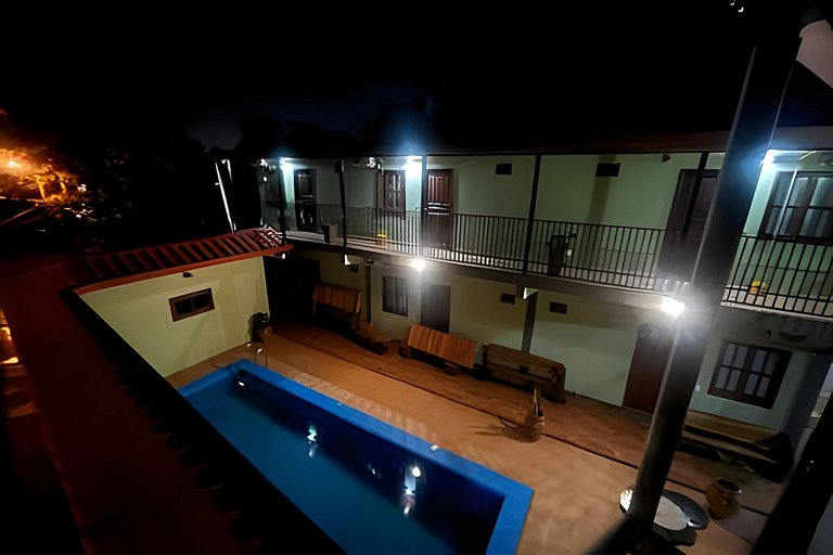 Hotel - 5 Pax - Con piscina y garage.