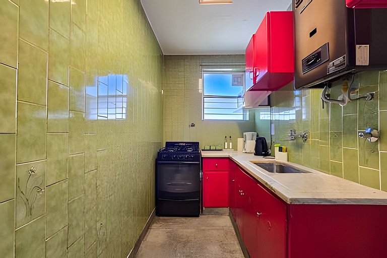 Up to 5 guests Great WiFi and balcony