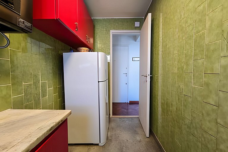 Up to 5 guests Great WiFi and balcony