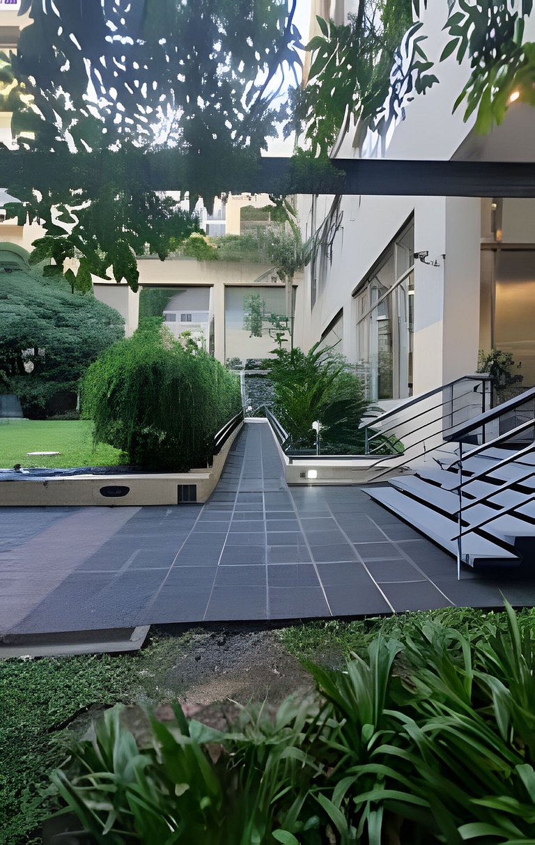 "La Algodonera" - A Gated Community in the City