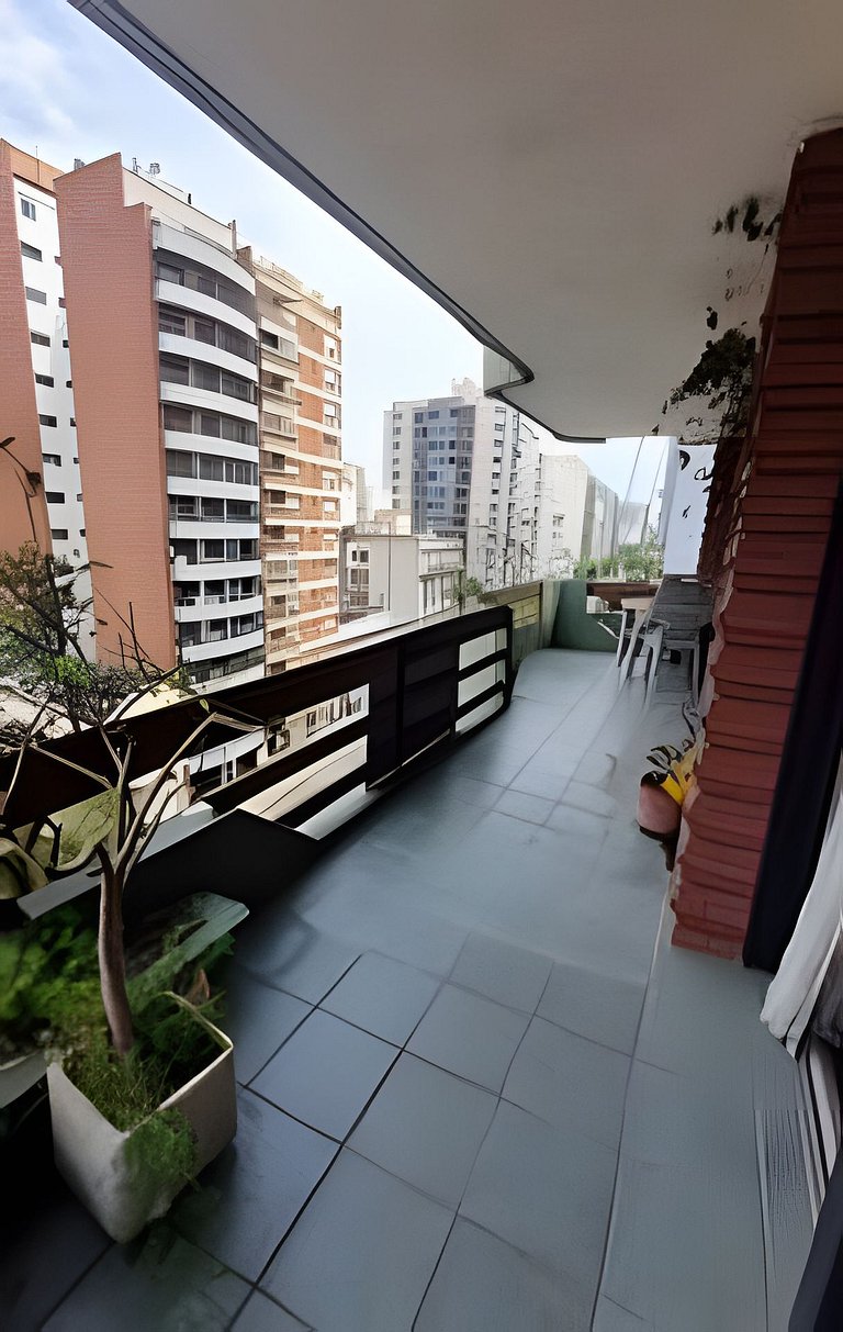 Piso de 300 m2 - Con Seguridad 24x7 y cochera