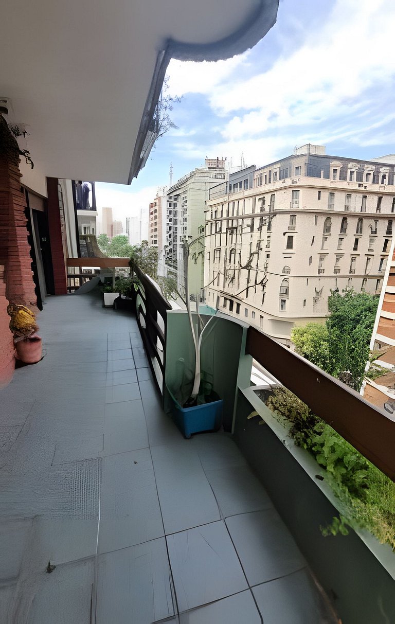 Piso de 300 m2 - Con Seguridad 24x7 y cochera