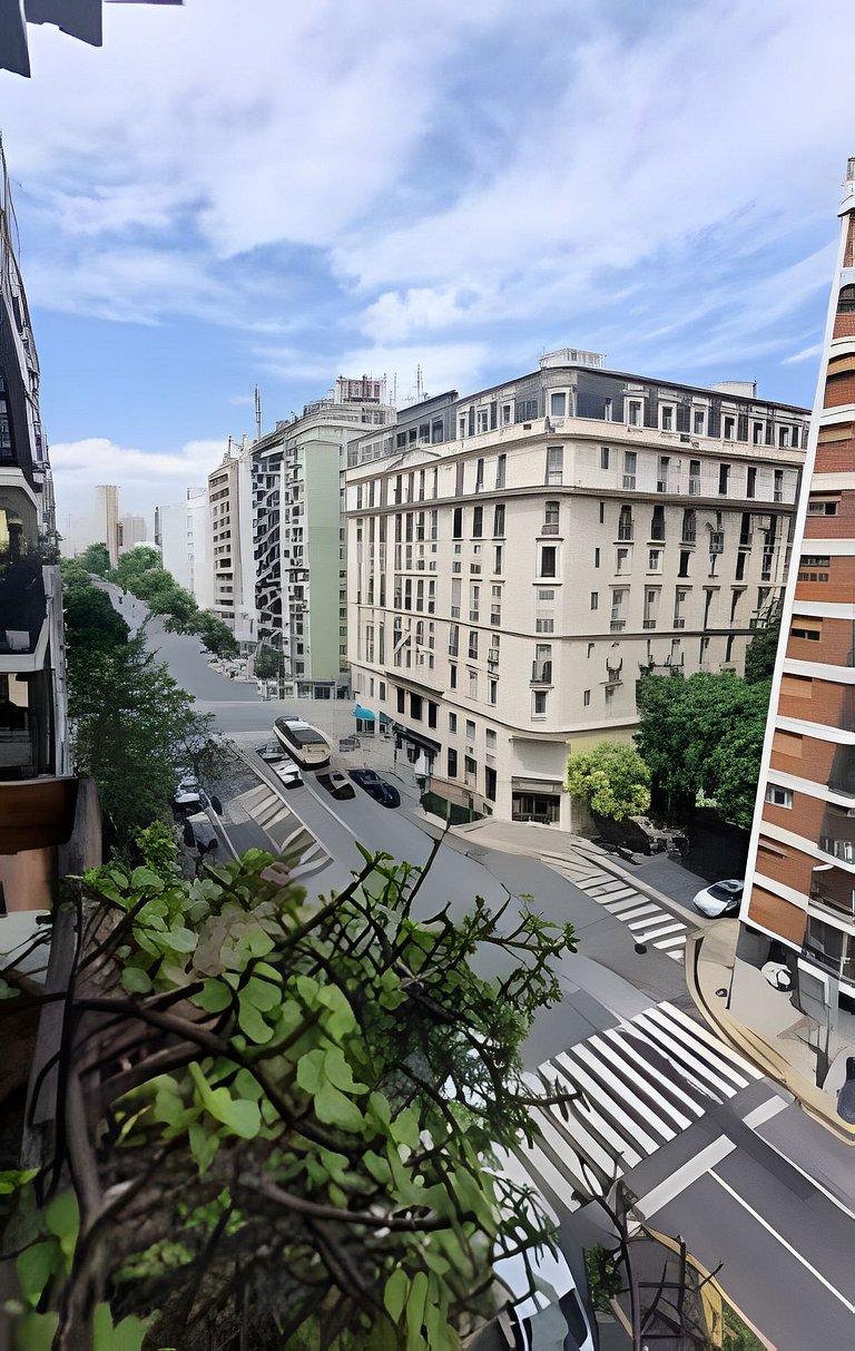 300 m2 floor - With 24/7 security and parking