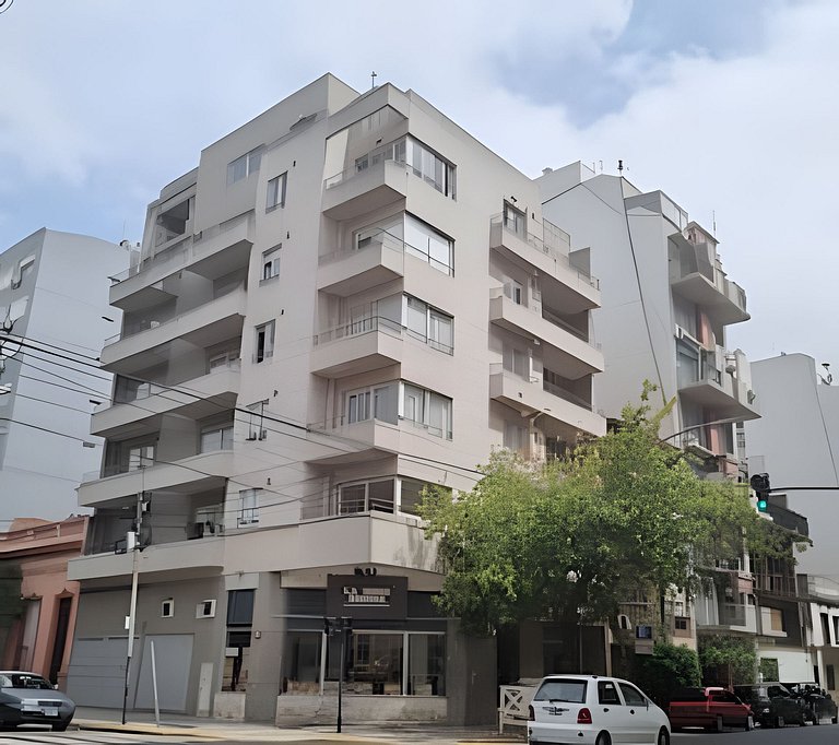 Moderno departamento con patio privado