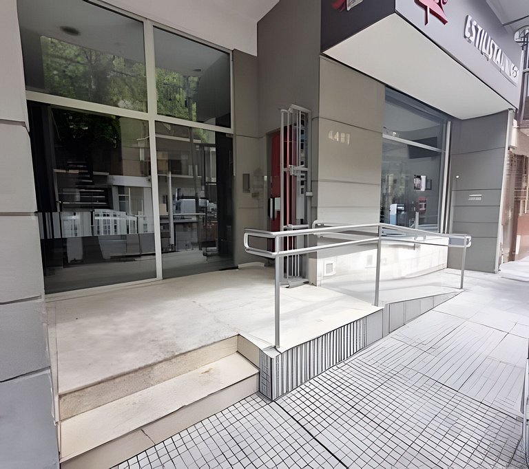 Moderno departamento con patio privado