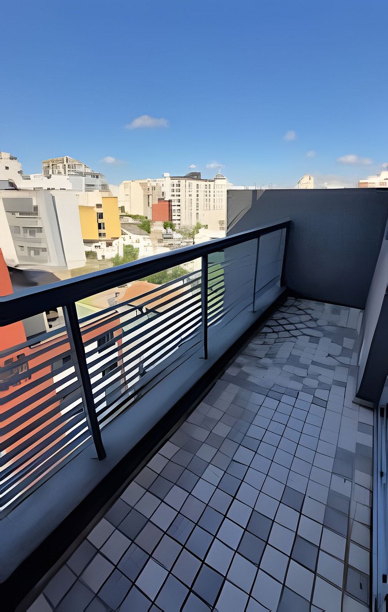 "Sunny Pringles" with pool near H. Italiano