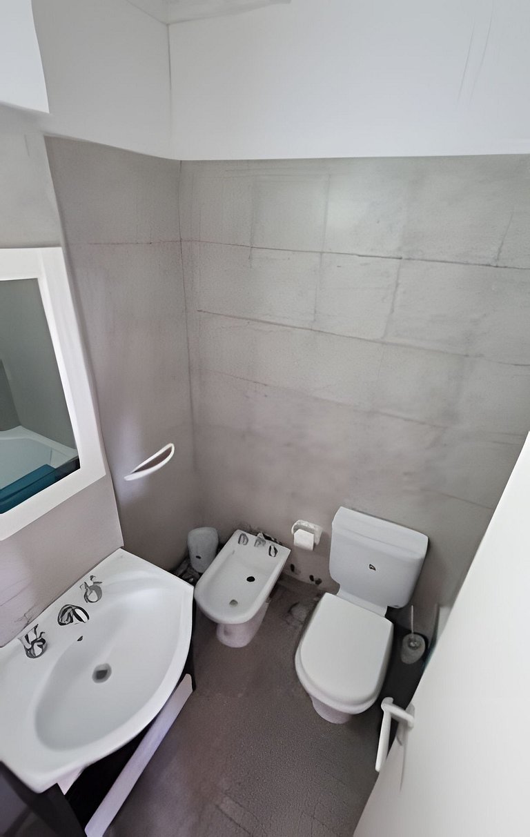 "Sunny Pringles" with pool near H. Italiano