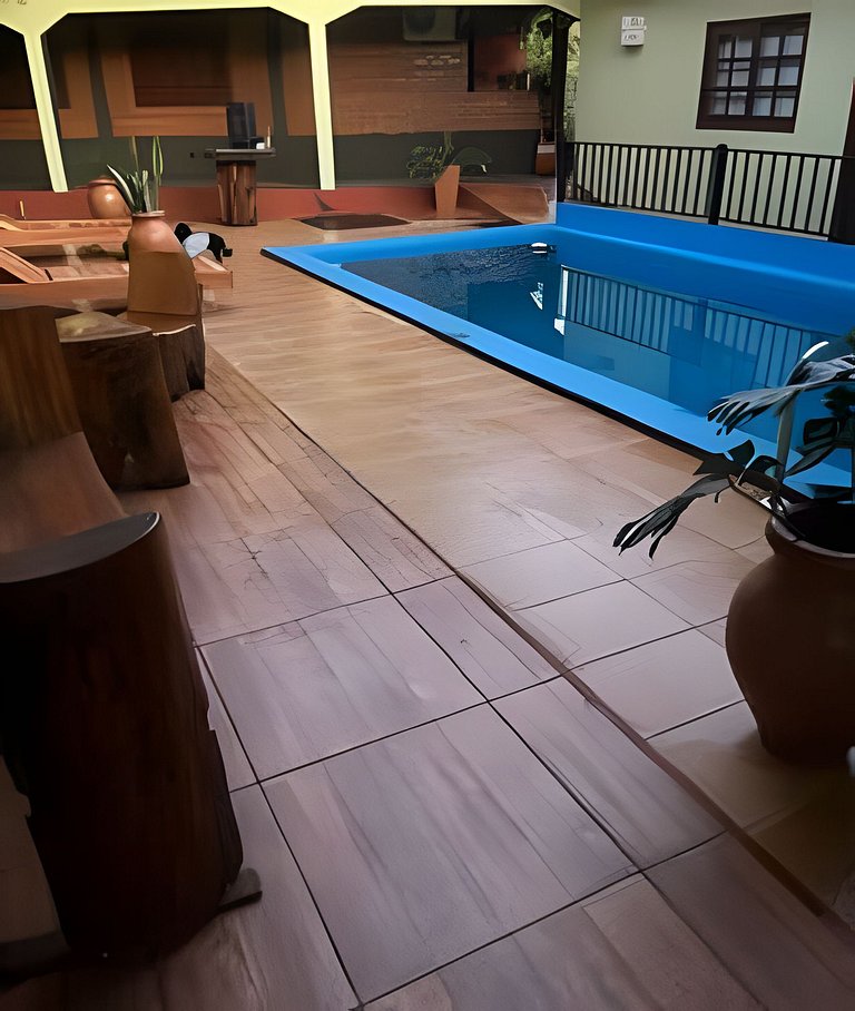 Hotel - 2 Pax - Con piscina y garage.