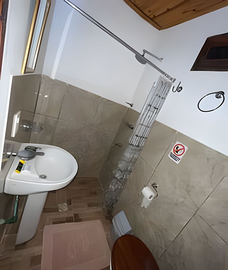 Hotel - 2 Pax - Con piscina y garage.