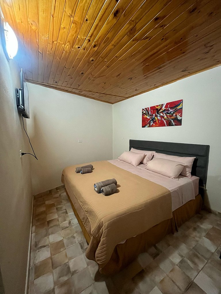 Hotel - 2 Pax - Con piscina y garage.
