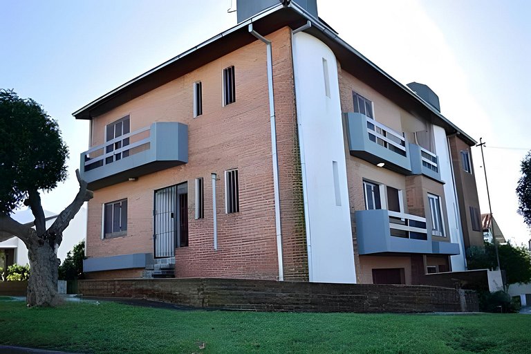 Apartment for young people - House with sea view and barbecu