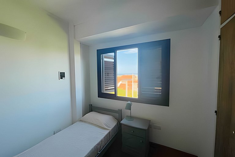 Casa con vista al mar y parrilla - Jovenes OK
