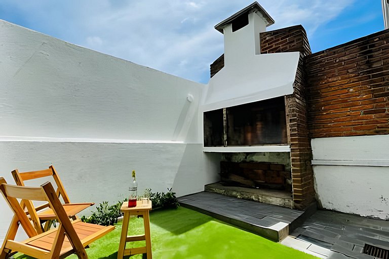 Casa con parrilla y cochera. Vista al Mar. 8 Pax.