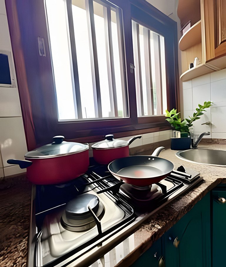 House with barbecue and garage. Sea view. Sleeps 8.