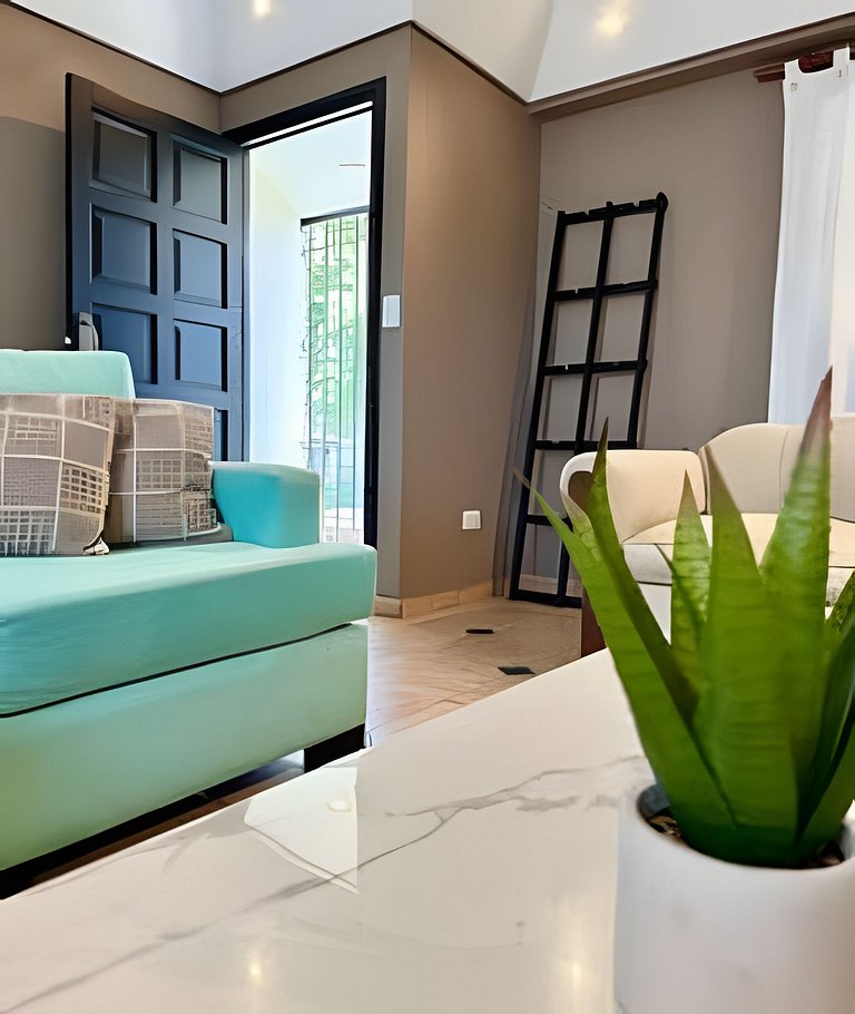 House with barbecue and garage. Sea view. Sleeps 8.