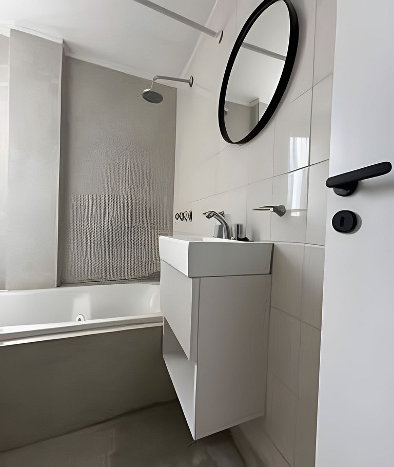 Casa con parrilla y cochera. Vista al Mar. 8 Pax.