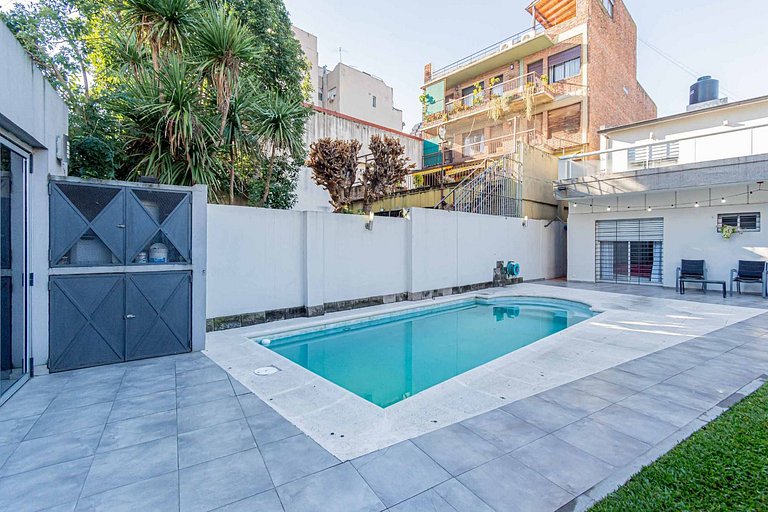 Vaer House: Placer de verano con pileta y parrilla