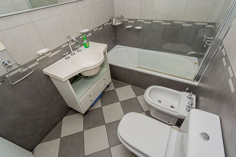 Vaer House: Summer enjoyment with pool and barbecue