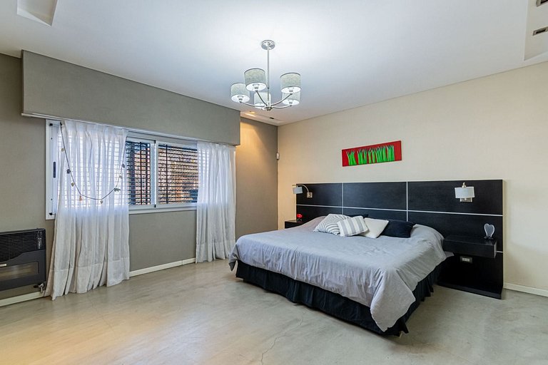 Vaer House: Summer enjoyment with pool and barbecue