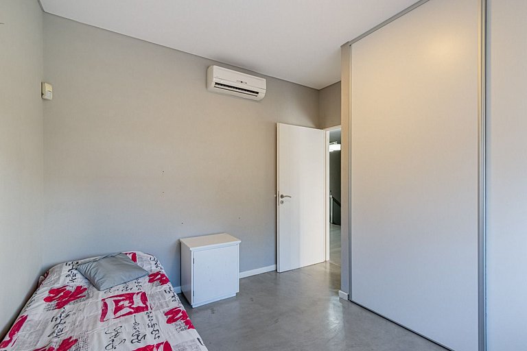 Vaer House: Placer de verano con pileta y parrilla