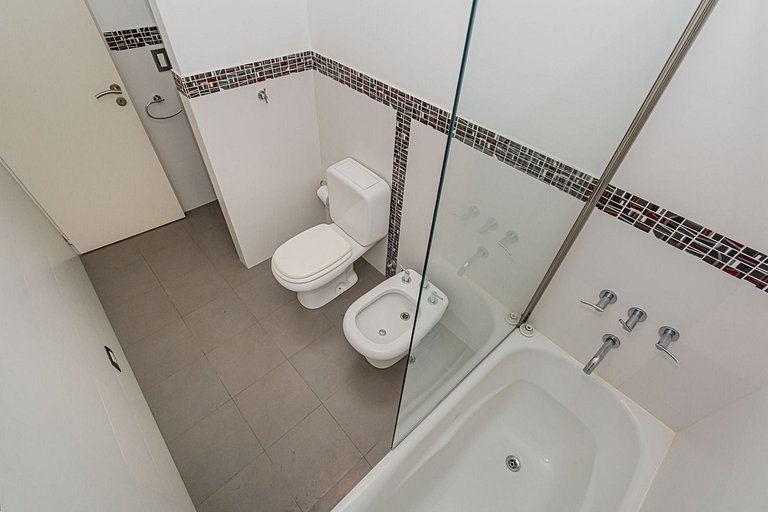 Vaer House: Summer enjoyment with pool and barbecue