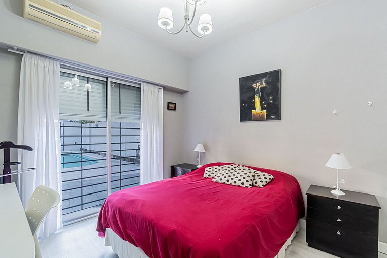 Your summer destination: Barbecue area, pool, and 3 bedrooms