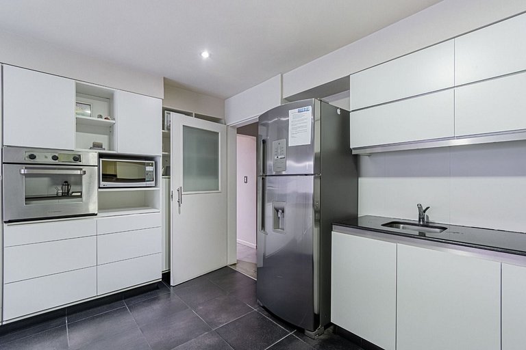 Your summer destination: Barbecue area, pool, and 3 bedrooms