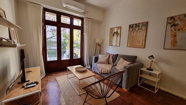 Cozy Home steps from bars, parks, and Palermo