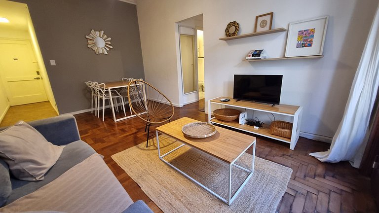 Cozy Home steps from bars, parks, and Palermo