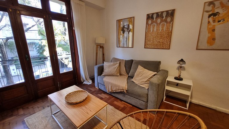 Cozy Home steps from bars, parks, and Palermo