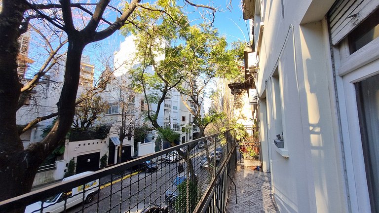 Cozy Home steps from bars, parks, and Palermo