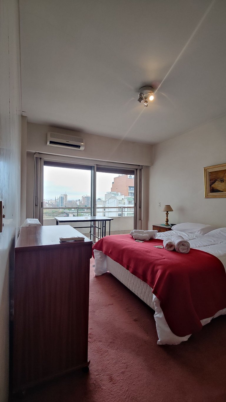 Piso de 300 m2 - Con Seguridad 24x7 y cochera