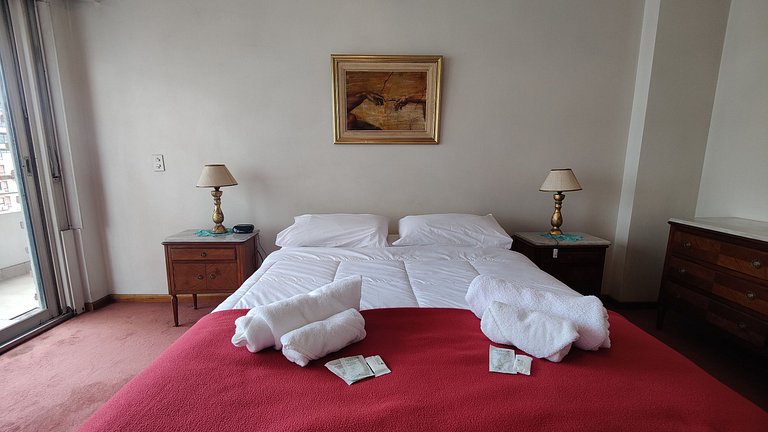 Piso de 300 m2 - Con Seguridad 24x7 y cochera