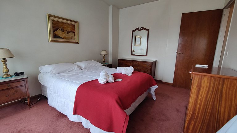 Piso de 300 m2 - Con Seguridad 24x7 y cochera