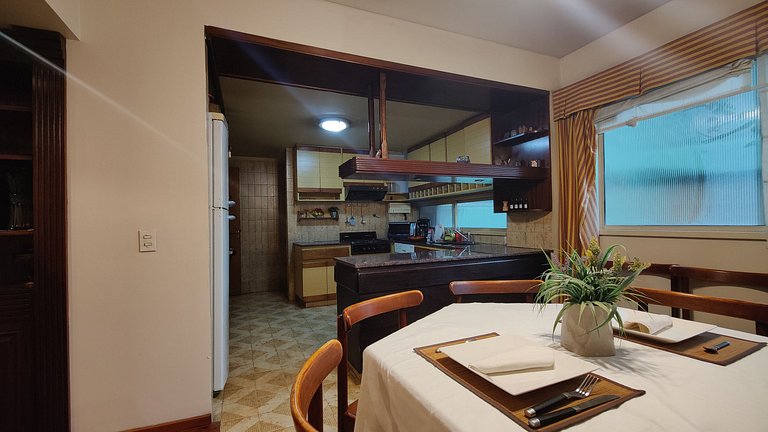 Piso de 300 m2 - Con Seguridad 24x7 y cochera