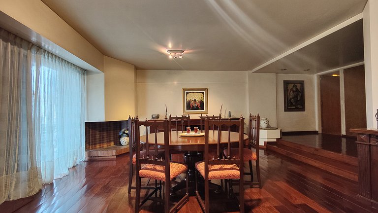 Piso de 300 m2 - Con Seguridad 24x7 y cochera