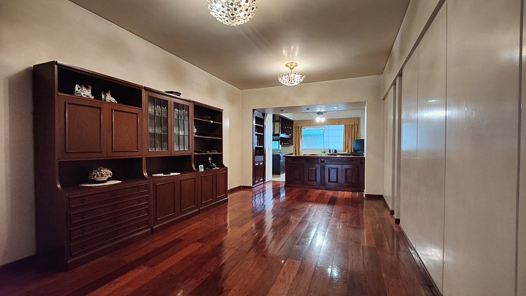 300 m2 floor - With 24/7 security and parking