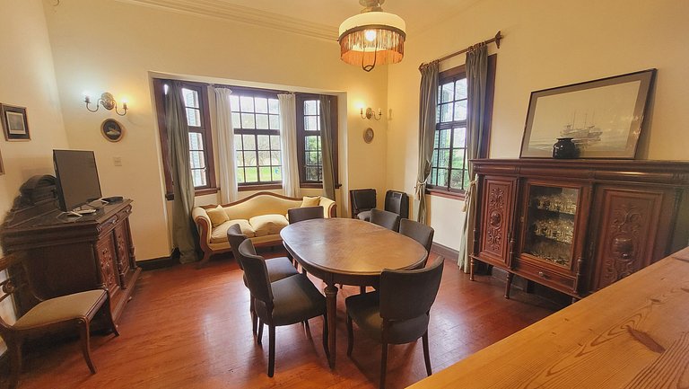 Tudor House - Stay in Chascomús