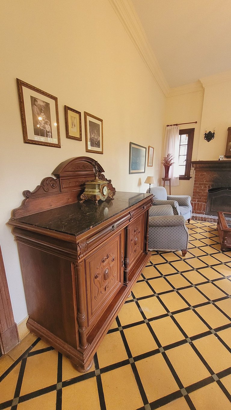 Casa Tudor - Estancia en Chascomús - Con desayuno