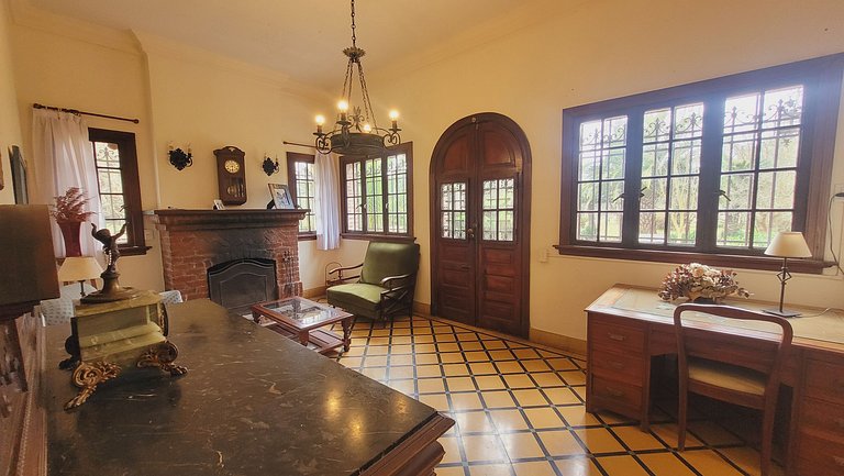 Tudor House - Stay in Chascomús