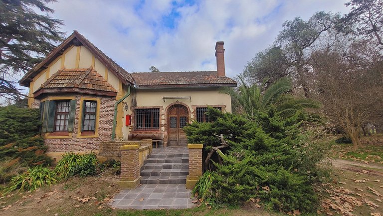 Casa Tudor - Estancia en Chascomús - Con desayuno