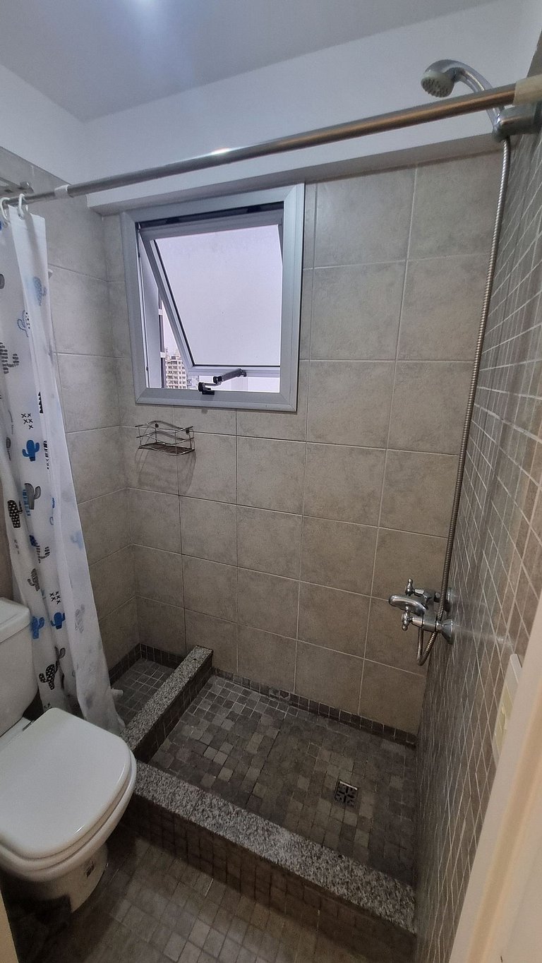 Depto con balcón, pileta y buen WiFi