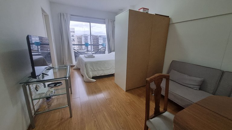 Depto con balcón, pileta y buen WiFi